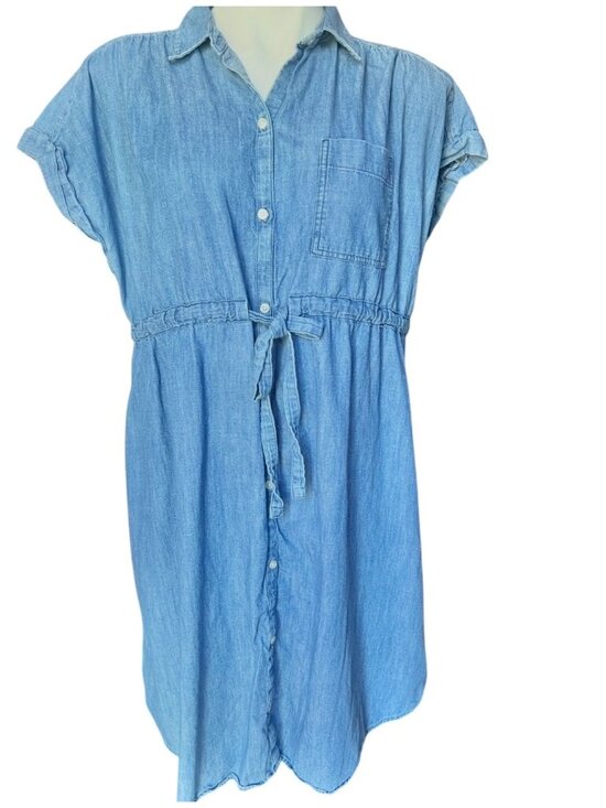 Old Navy Dresses & Skirts - Old Navy Maternity Dress Blue Denim Button Down Tie Waist Short Sleeves Lt. Wt.
